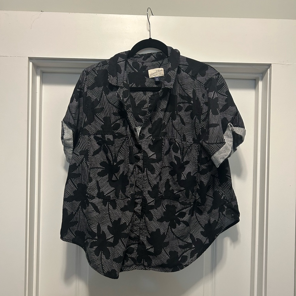 Universal Threads Button Down